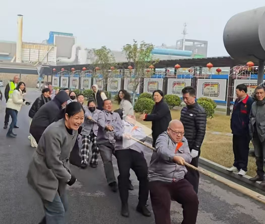 公司获得市建筑行业职工拔河比赛亚军